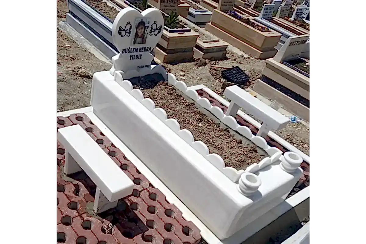 altinel-mermer-granit-bebek-cocuk-mezar-modelleri