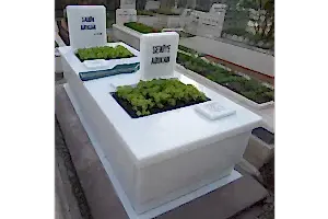 altinel-mermer-granit-ozel-tasarim-mezar-modelleri-13