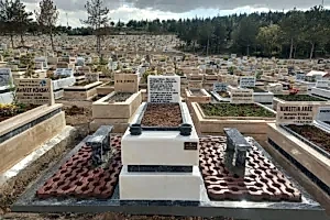 altinel-mermer-granit-ozel-tasarim-mezar-modelleri-28